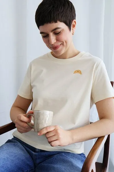 Kultgut Kultgut Artdesign - Boxi Shirt aus naturbelassener Biobaumwolle /Little Croissant, Hellgelb, – Produktbild 3 von 4