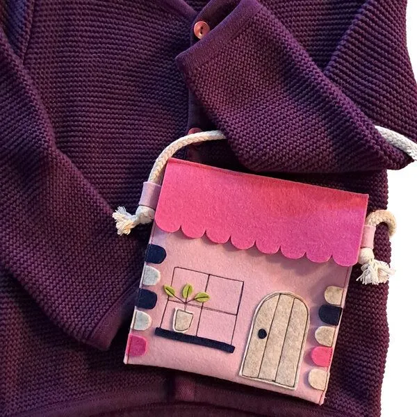 Frida Frida Kindertasche Haus rosa Wollfilz – Produktbild 2 von 3