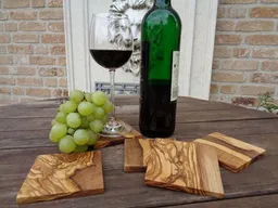Olivenholz erleben Olivenholz erleben Untersetzer ECKIG, 9 x 9 cm, aus Olivenholz – Produktbild 1 von 1