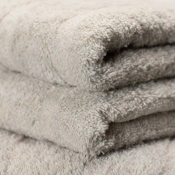 mio eco mio eco Hochwertiges Yoga Handtuch aus Retoure-Handtüchern zero waste | mit Stick limited "all we have is now" – Produktbild 4 von 4