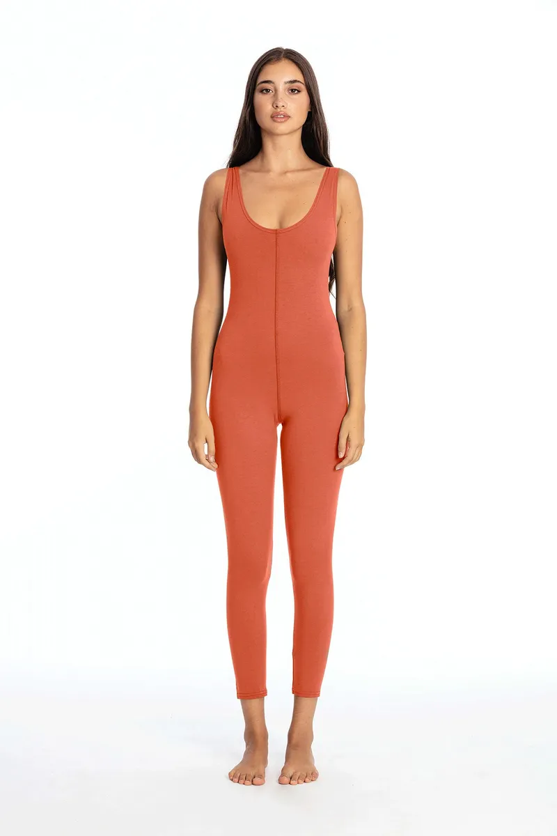 RAVENS VIEW IBIZA RAVENS VIEW IBIZA Damen vegan Jumpsuit Yoga Erde Rot, Dunkelorange, – Produktbild 1 von 1
