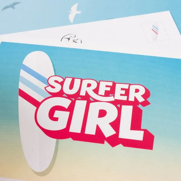 Bow & Hummingbird Bow & Hummingbird Postkarte Surfer Girl – Produktbild 2 von 3