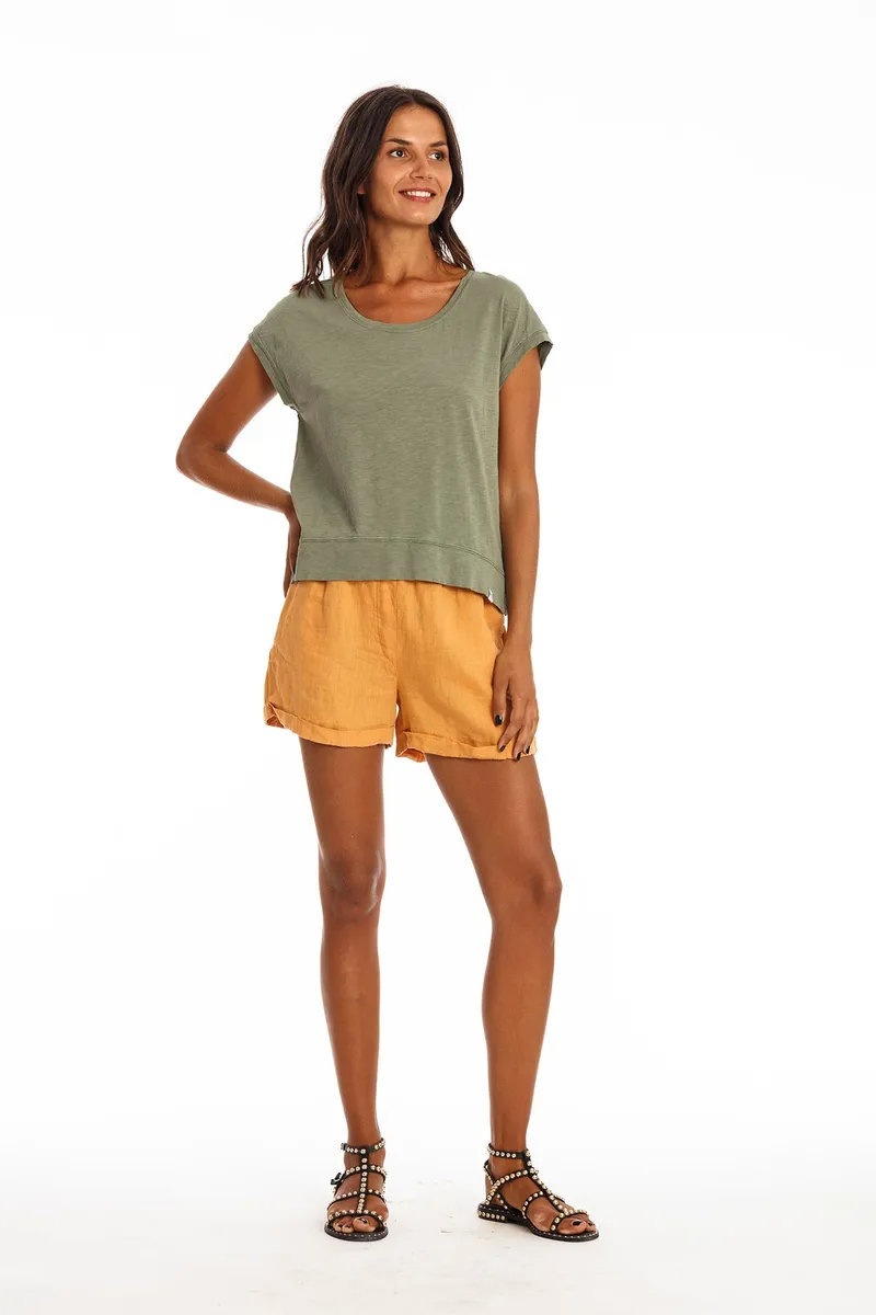 RAVENS VIEW IBIZA RAVENS VIEW IBIZA Damen vegan Shorts Creta Gold Sand Gelb, Dunkelgelb, – Produktbild 2 von 2
