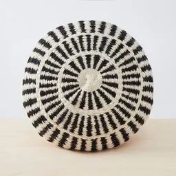 By Native By Native Kissen Salta Large, 100% Schurwolle, mulesingfrei, Naturweiß & Schwarz – Produktbild 1 von 1
