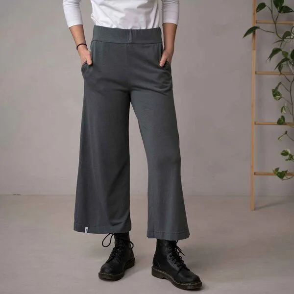 Vresh Clothing Vresh Clothing Vloretta - Soft Culotte mit TENCEL (TM) Lyocell, Tannengrün, – Produktbild 2 von 4