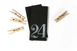 STUDIO KARAMELO STUDIO KARAMELO Adventskalenderzahlen Anhänger aus Kraftpapier | schwarz – Produktbild 1 von 1