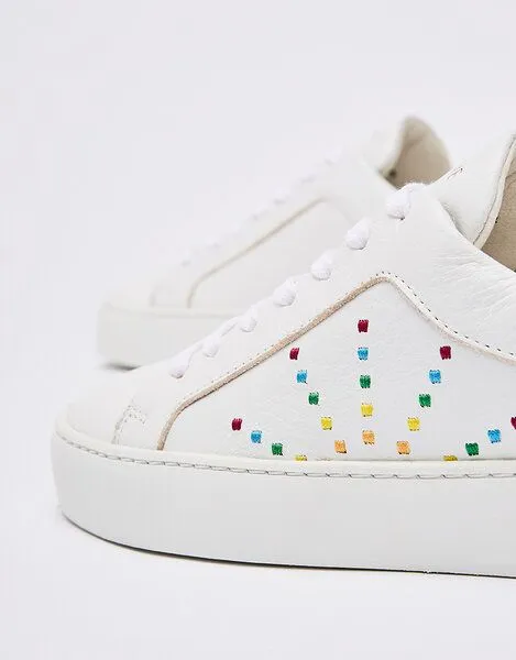NINE TO FIVE NINE TO FIVE #gràcia - minimalistischer Damen Laced Sneaker aus Bioleder, Rainbow star, – Produktbild 1 von 4