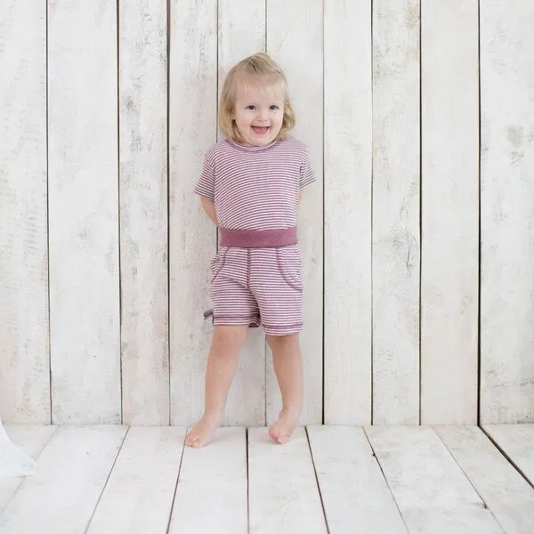 OrganicEra Gestreifte Baby-Shorts 'OrganicEra' aus Bio-Baumwolle, Rot, – Produktbild 1 von 4