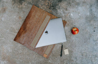 Laptoptasche aus Kork von CLARISSAKORK