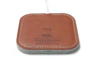 pack&smooch iPhone-Wireless-Charger aus Veggi-Leder
